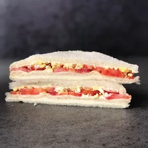 Queso, tomates y huevos