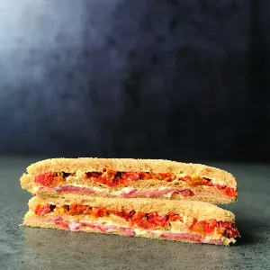 Crudo y tomates secos