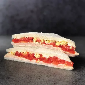 Jamón, tomates y huevos