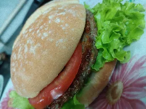 Hamburguesa Lechuga y Tomate C/Fritas